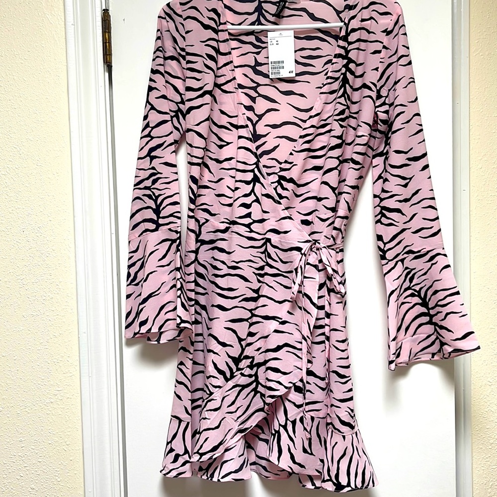 H&M NEVER WORN WRAP DRESS!